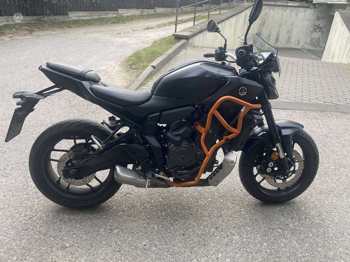 Yamaha MT 07 689cc, street / classic
