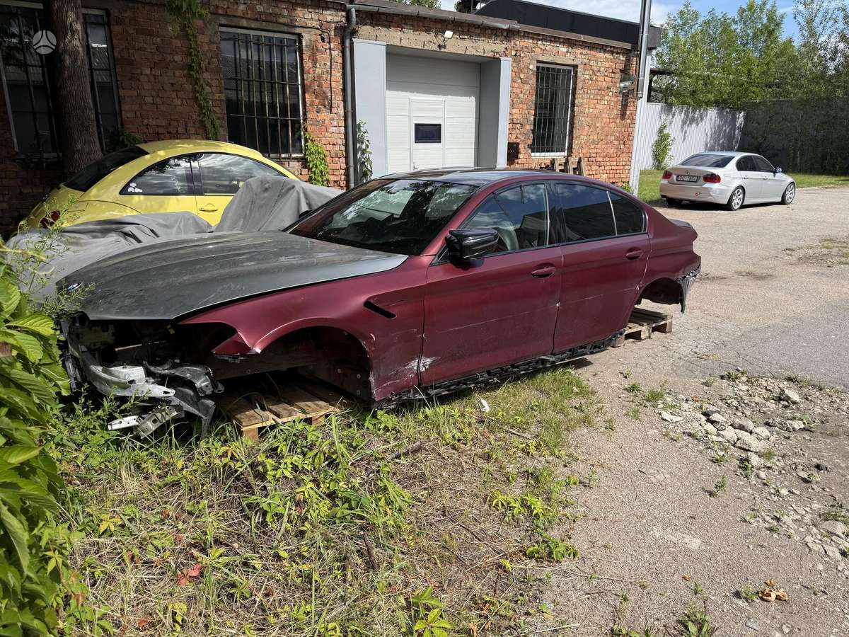 BMW M5, 4.4 l., Седан