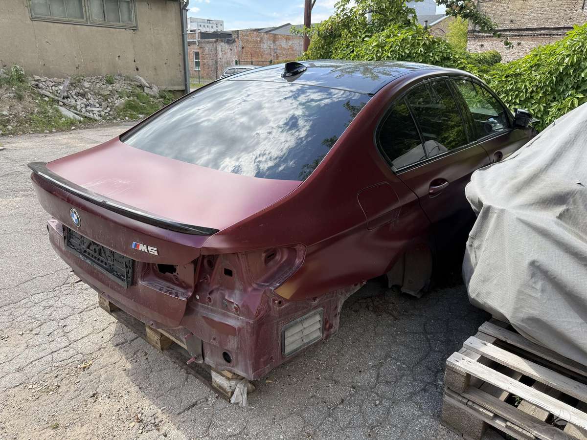 BMW M5, 4.4 l., Седан