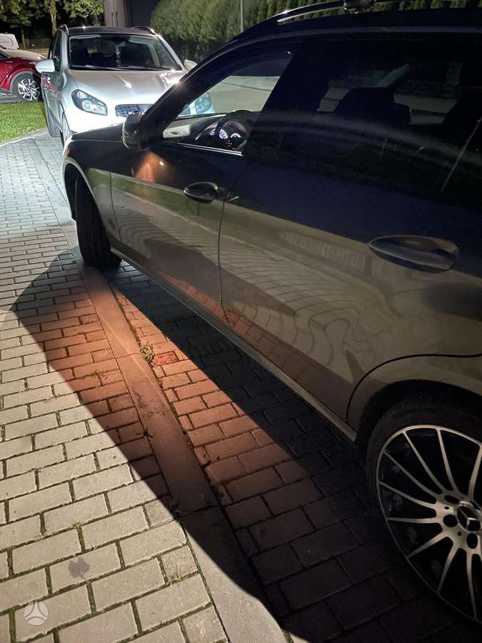 Mercedes-Benz E200, 2.1 l., Универсал