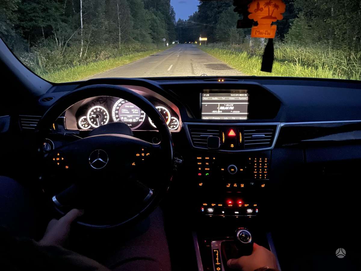 Mercedes-Benz E200, 2.1 l., Универсал