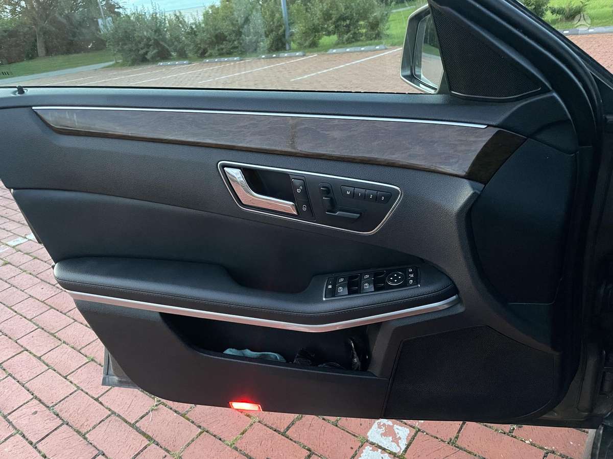 Mercedes-Benz E200, 2.1 l., Универсал