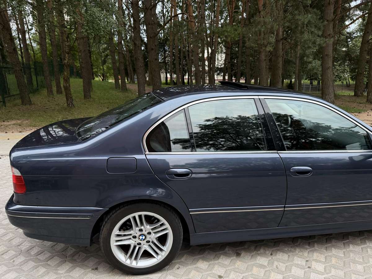 BMW 525, 2.5 l., Седан
