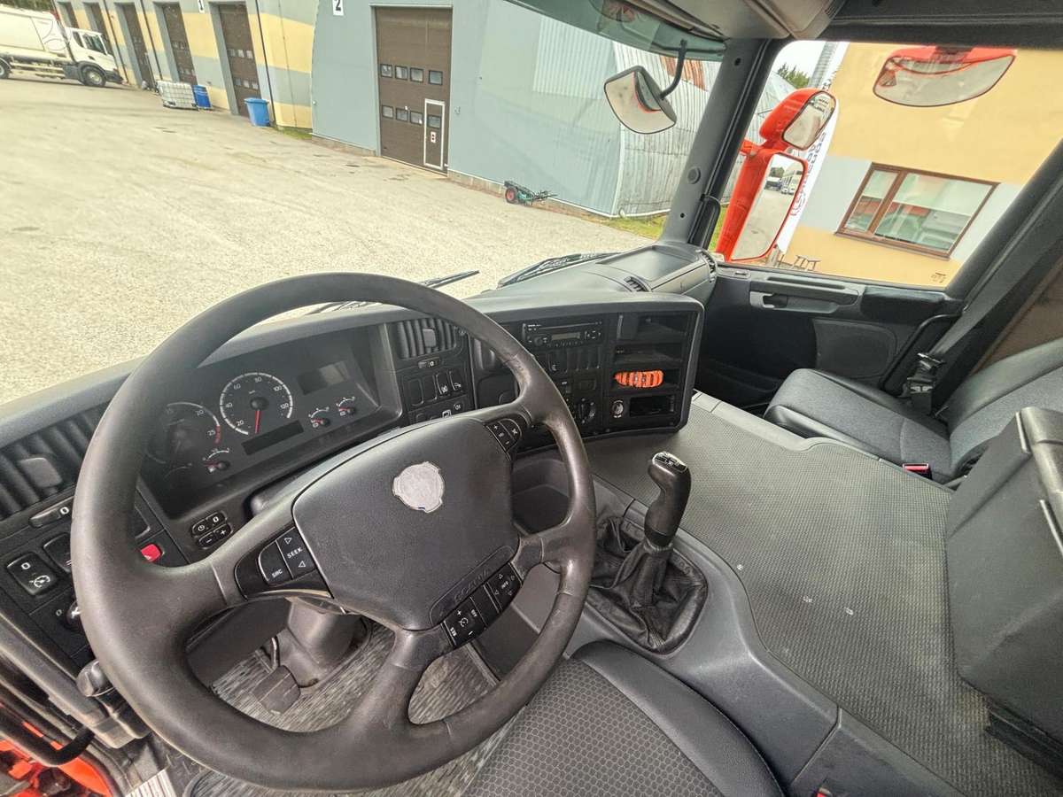 Scania P230, kietašoniai
