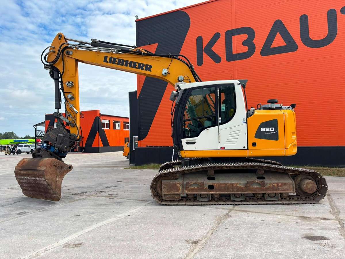 Liebherr R 920 Compact, excavator