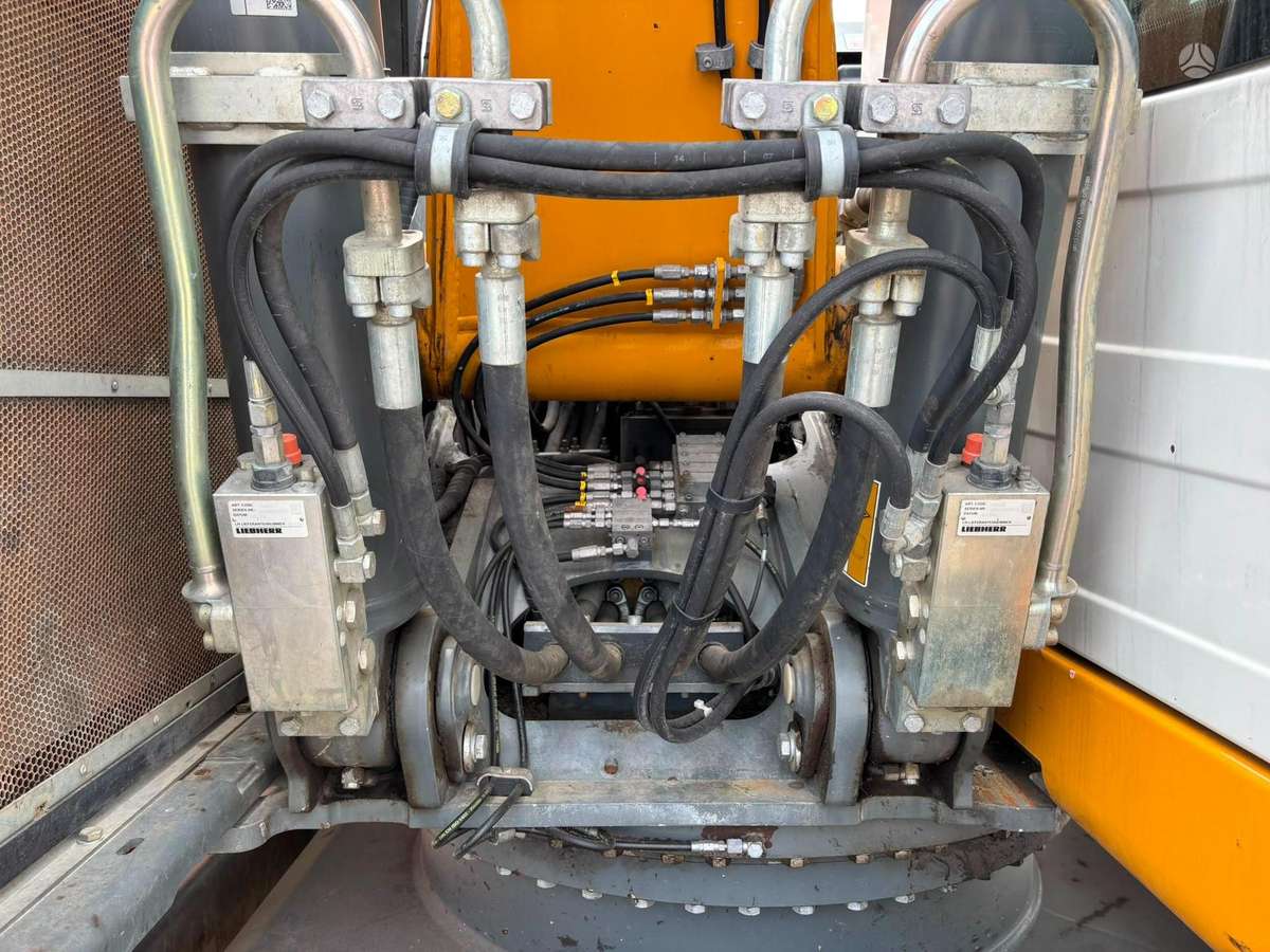 Liebherr R 920 Compact, ekskavatoriai