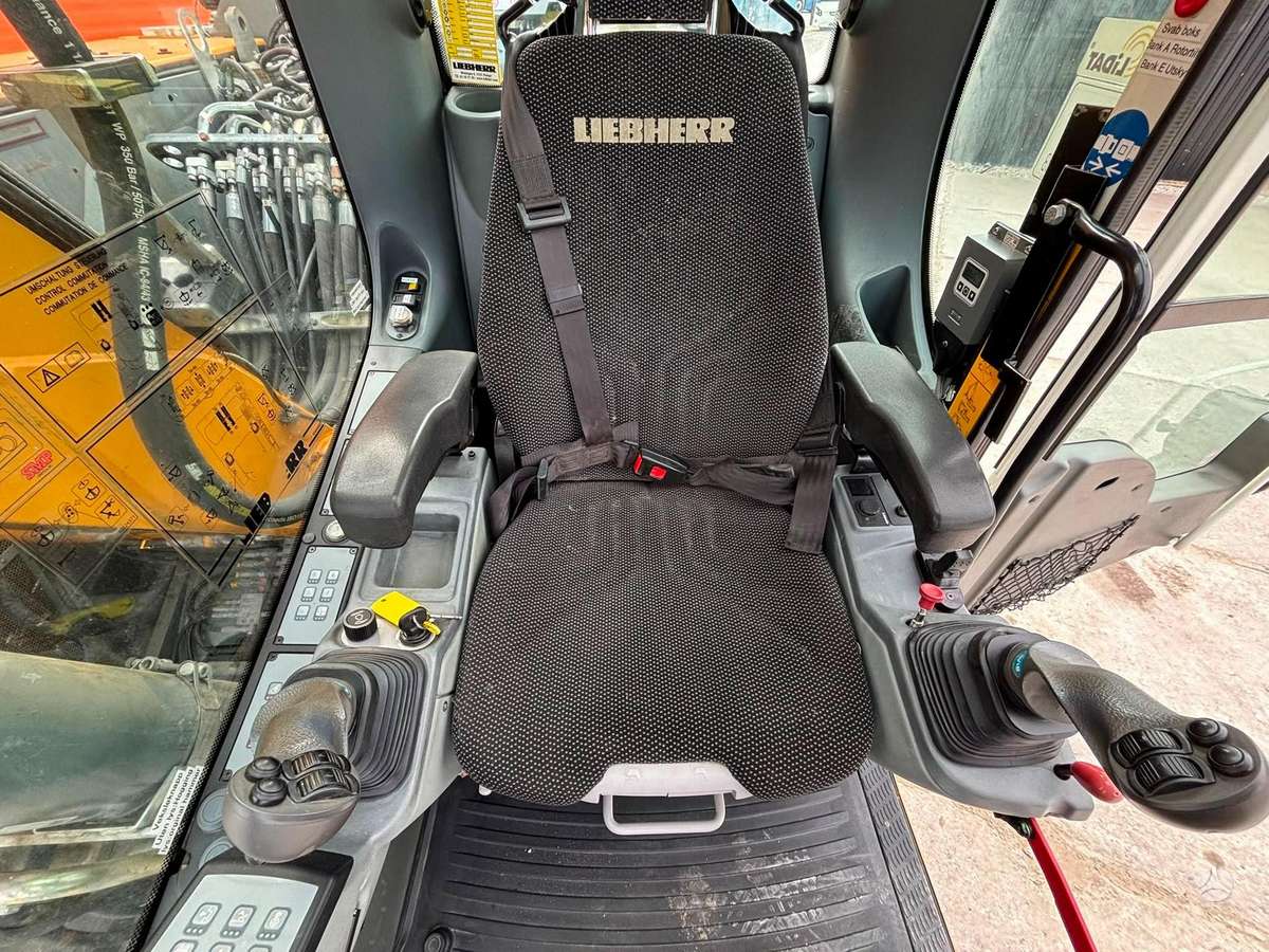 Liebherr R 920 Compact, ekskavatoriai