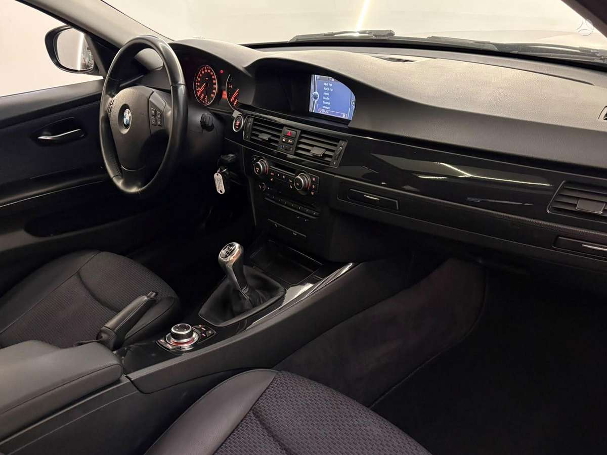 BMW 320, 2.0 l., universalas