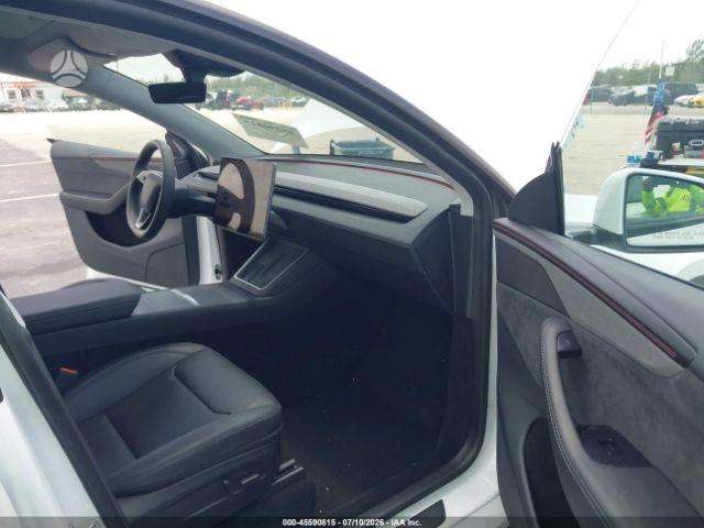 Tesla Model Y, Внедорожник / Кроссовер