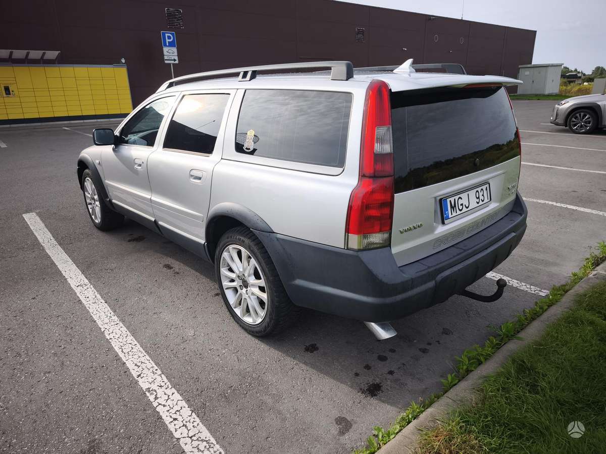 Volvo XC70, 2.4 l., wagon