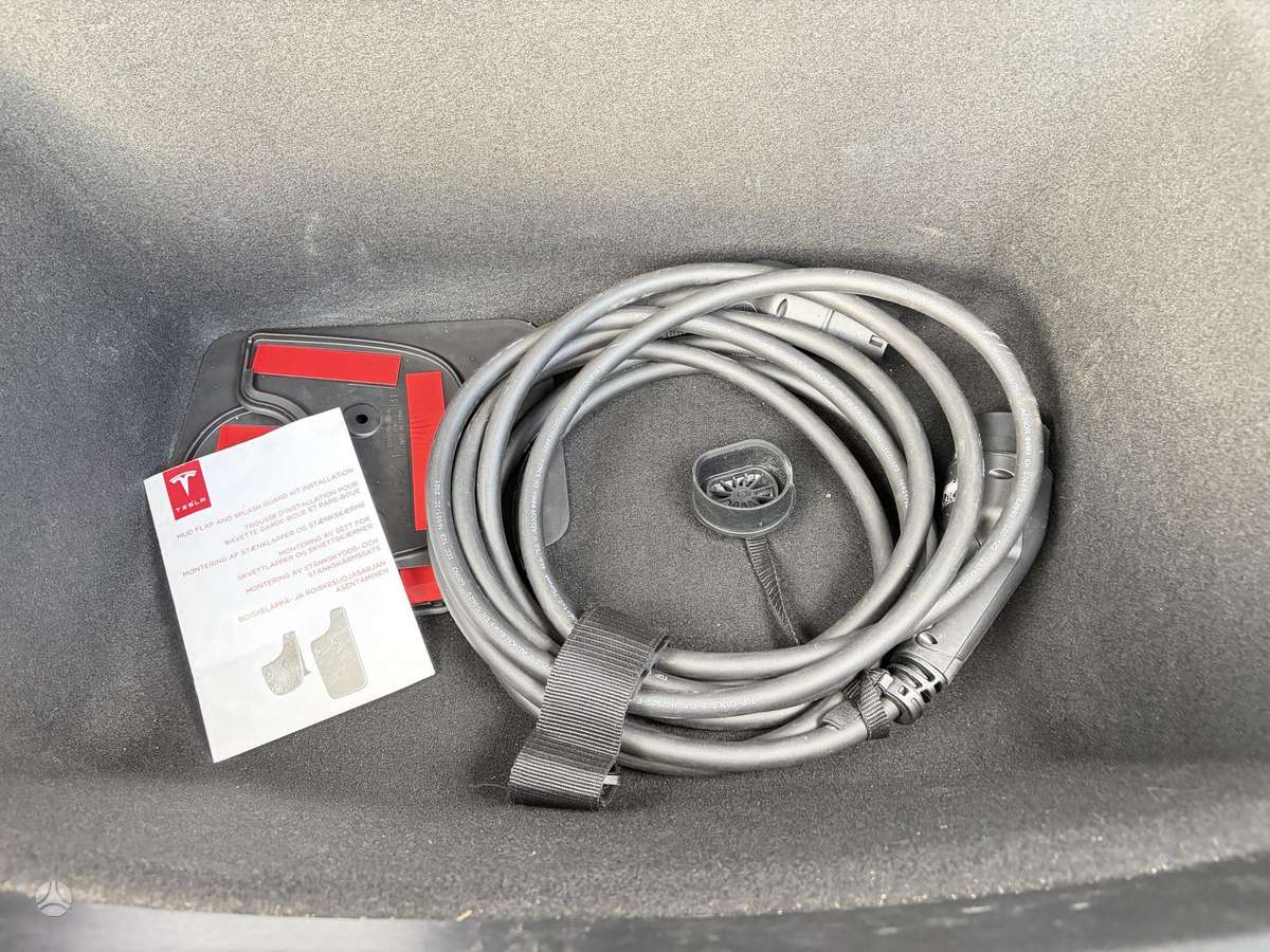Tesla Model 3 - 7