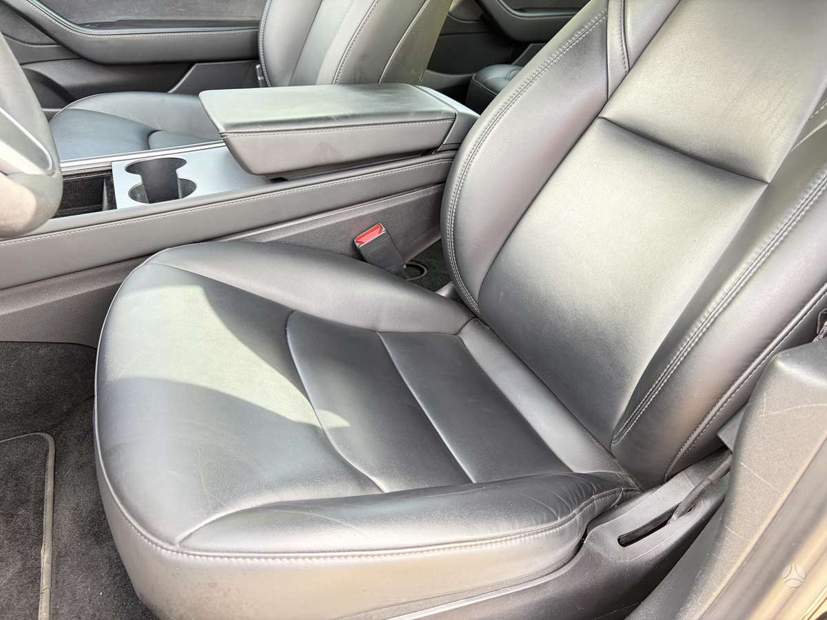 Tesla Model 3, 60 кВт·ч, Седан