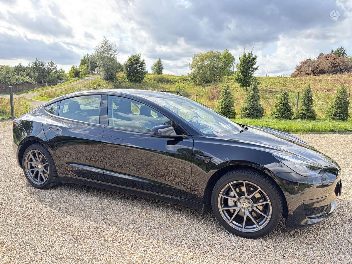 Tesla Model 3, 60 кВт·ч, Седан