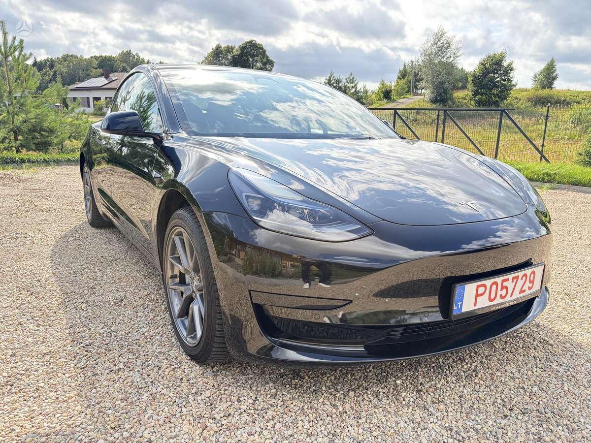 Tesla Model 3 - 9
