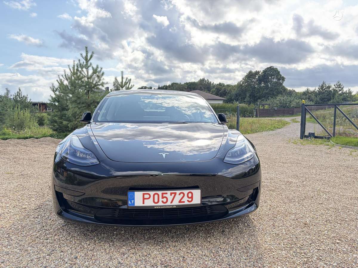 Tesla Model 3 - 11