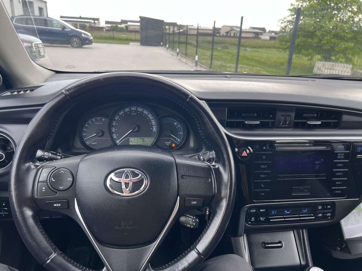 Toyota Auris, 1.3 l., hatchback