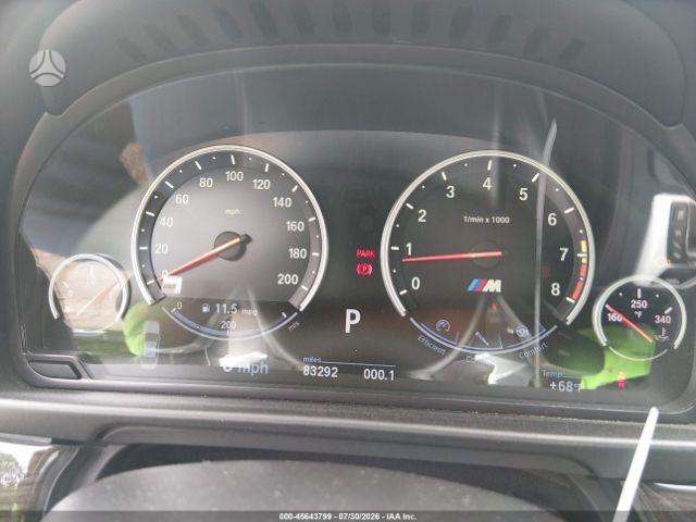 BMW M5, Седан