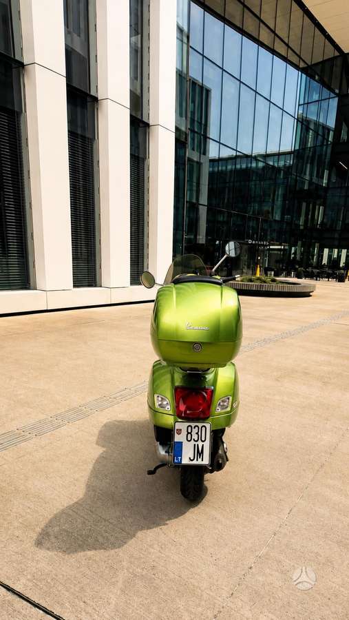 Piaggio Vespa 125cc, scooters / mopeds