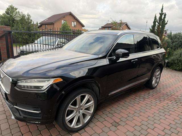 Volvo XC90 - 1