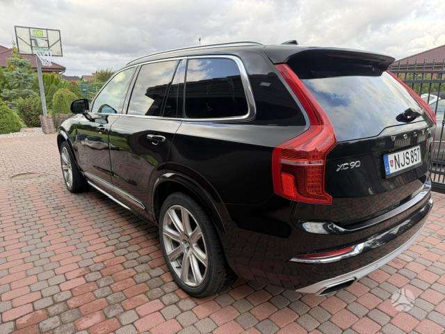 Volvo XC90, 2.0 l., off-road / crossover