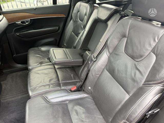 Volvo XC90, 2.0 l., off-road / crossover