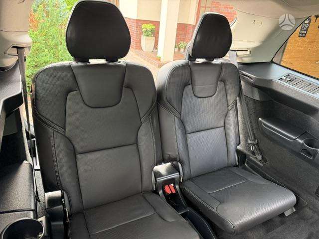 Volvo XC90, 2.0 l., off-road / crossover
