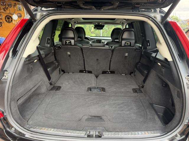 Volvo XC90, 2.0 l., off-road / crossover