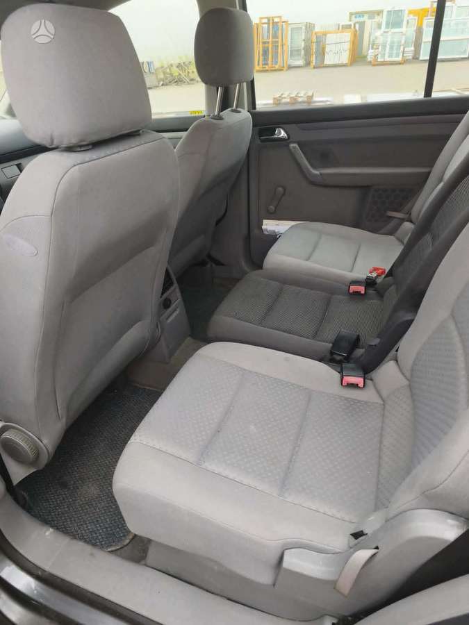 Volkswagen Touran - 7