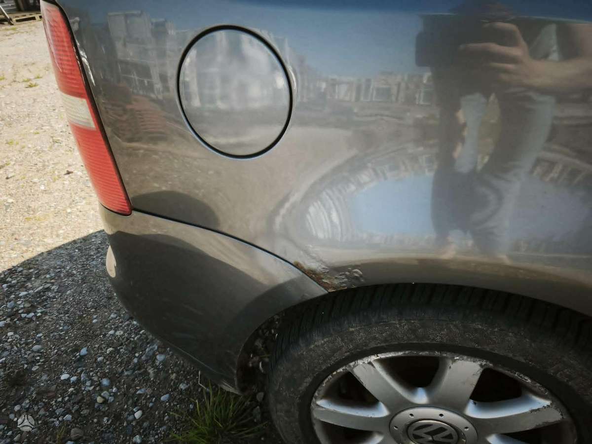 Volkswagen Touran - 11