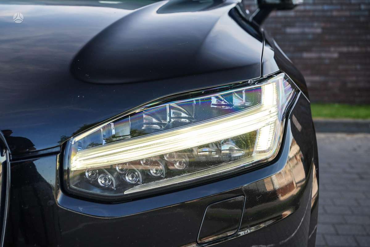 Volvo XC90 - 5