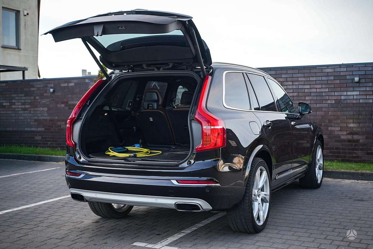 Volvo XC90 - 10