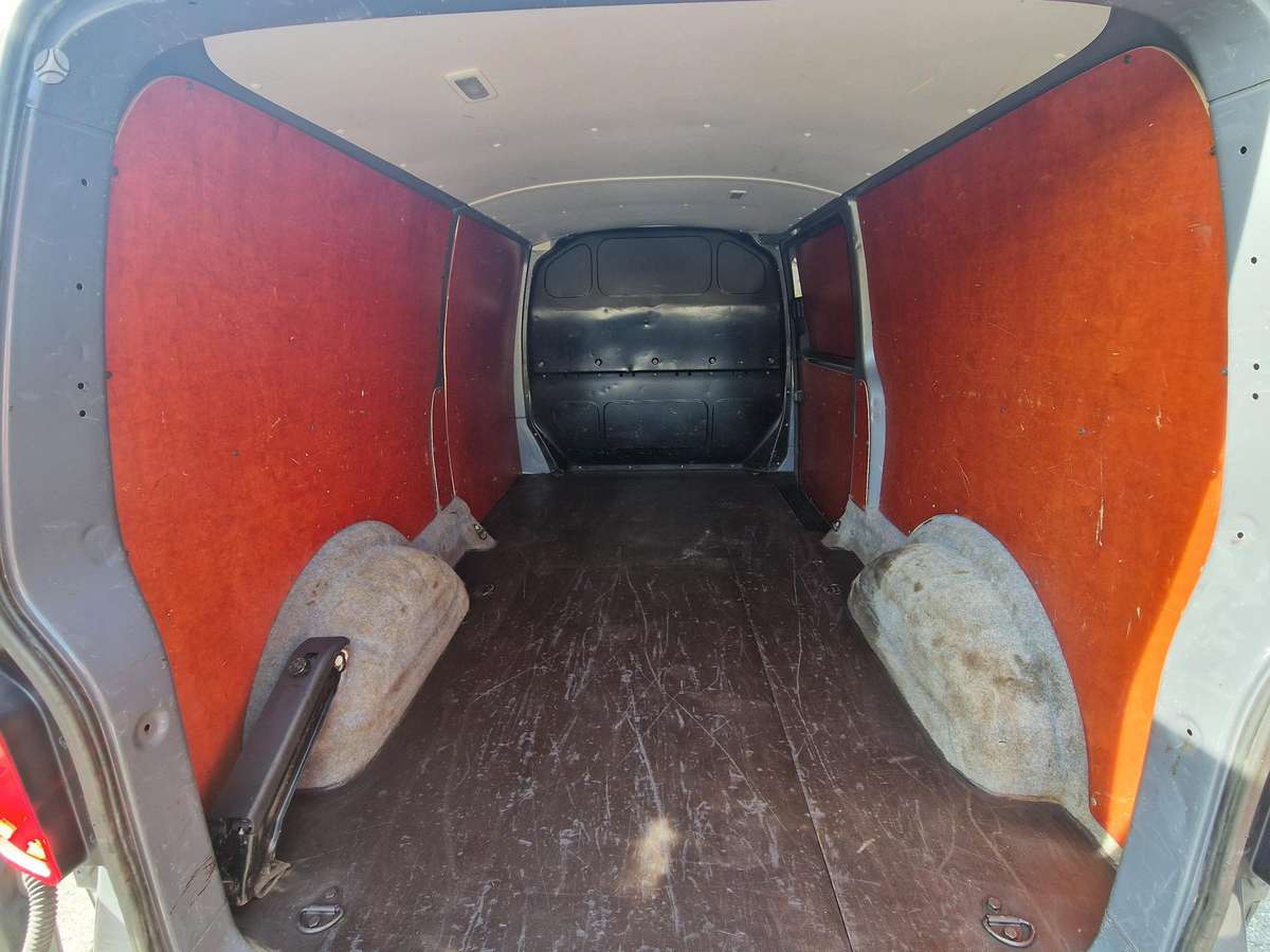 Volkswagen Transporter - 9