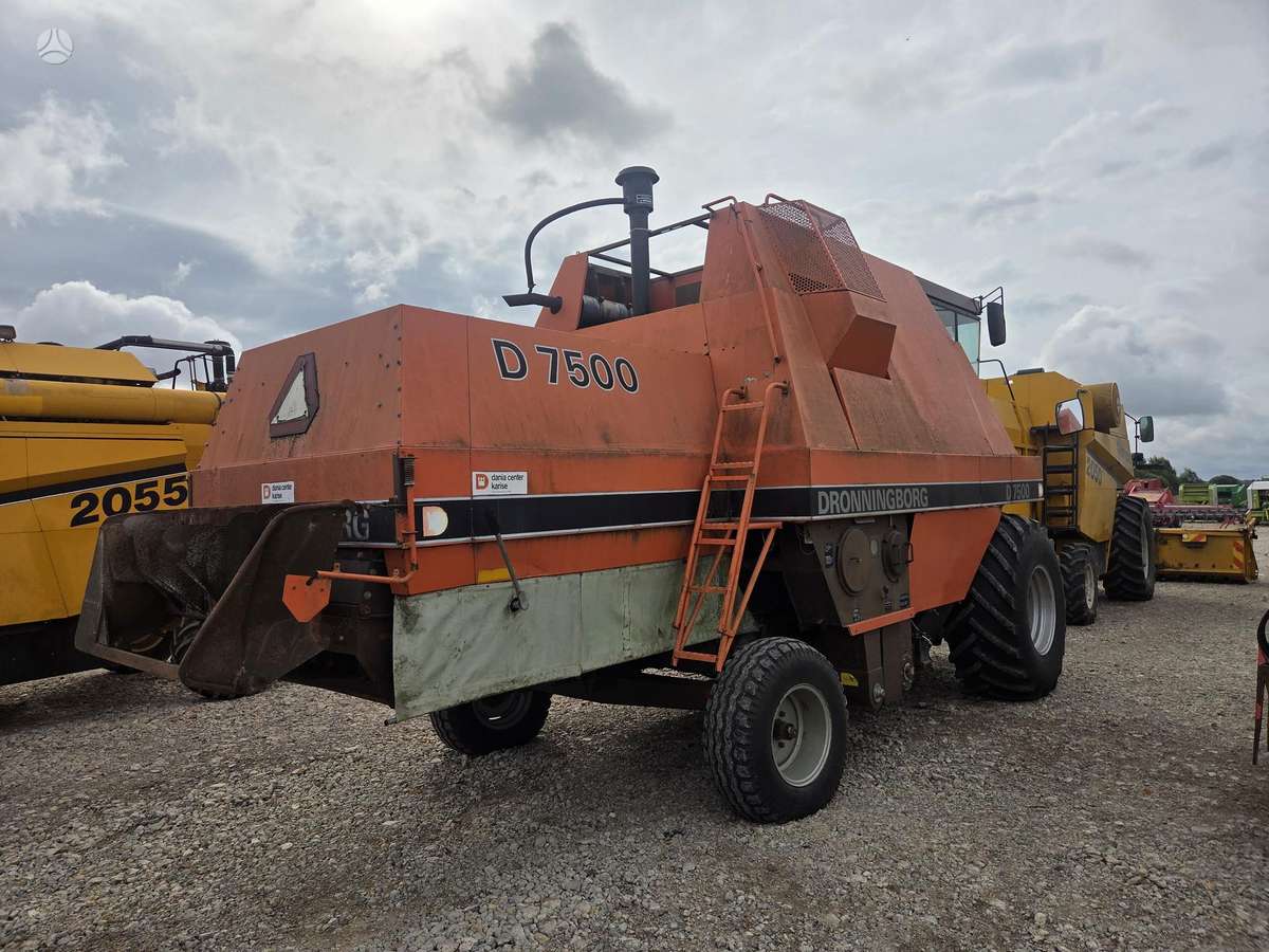 Dronningborg D7500, комбайны