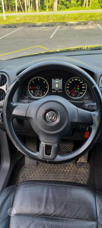Volkswagen Tiguan - 12