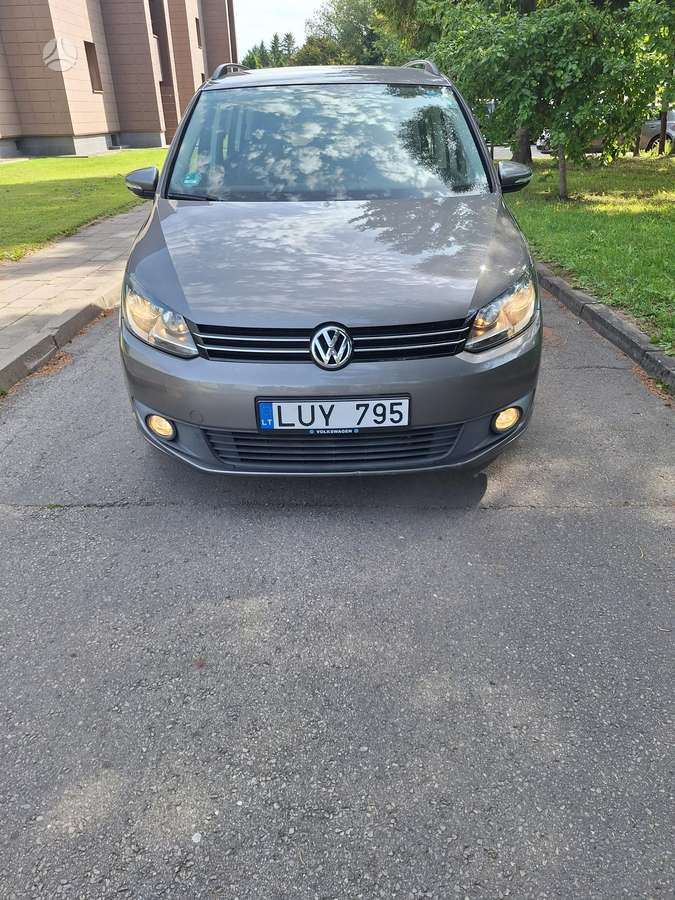 Volkswagen Touran - 1