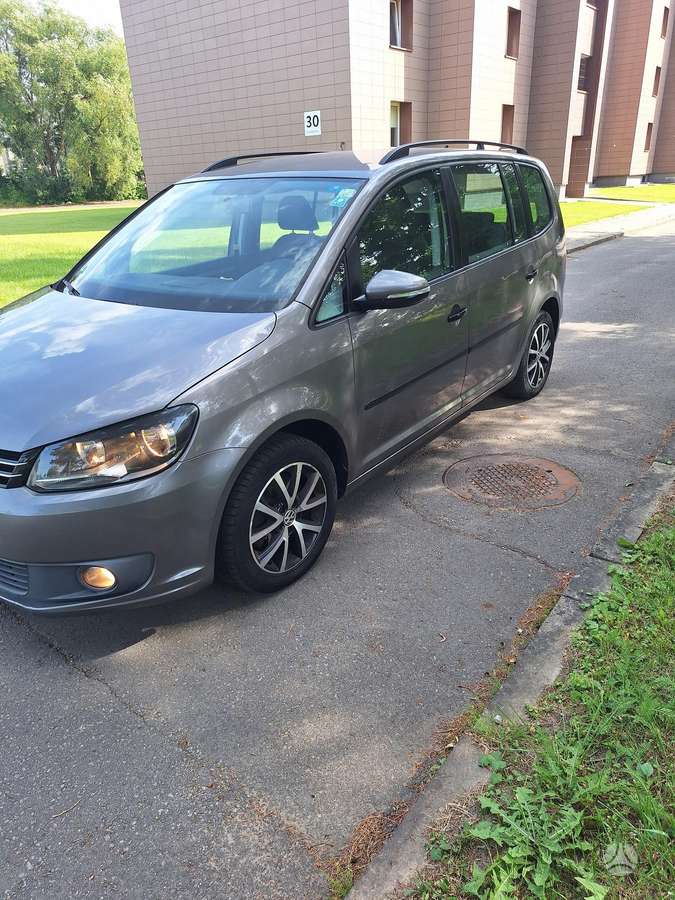 Volkswagen Touran - 2