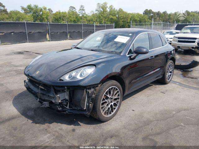 Porsche Macan, off-road / crossover
