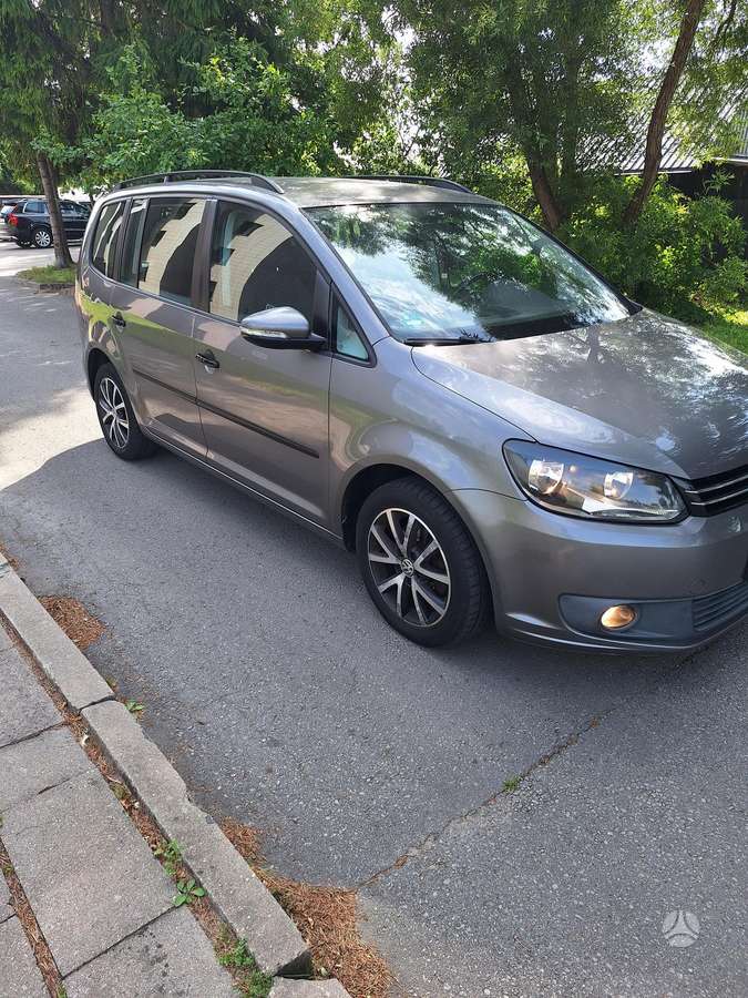 Volkswagen Touran - 3