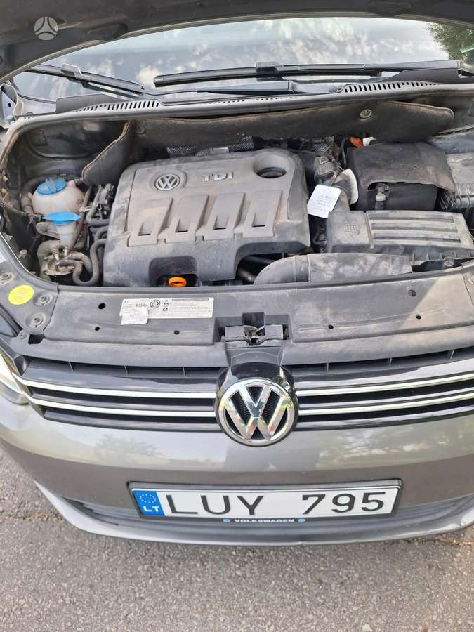 Volkswagen Touran - 9