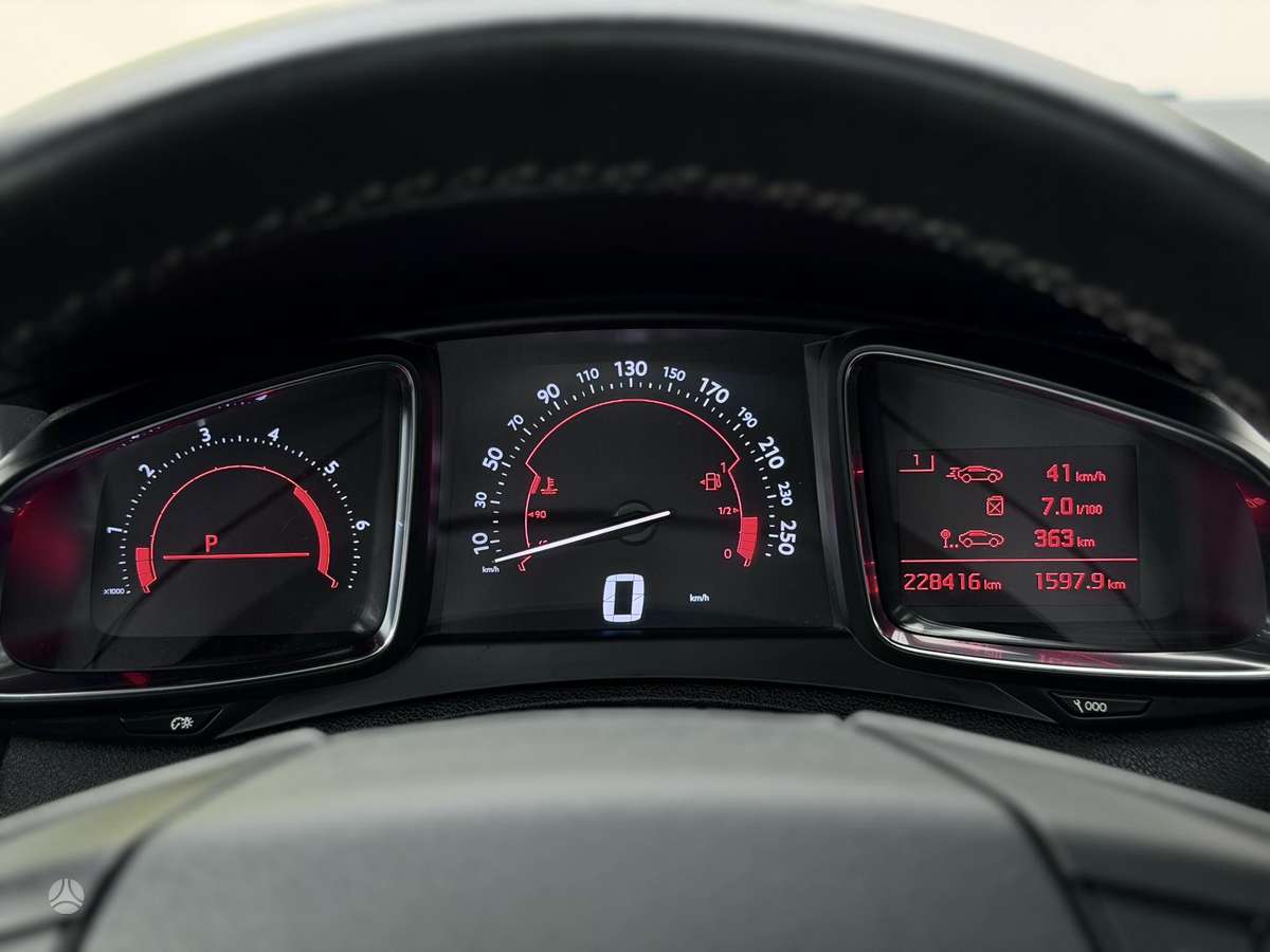Citroen DS5, 2.0 l., hatchback