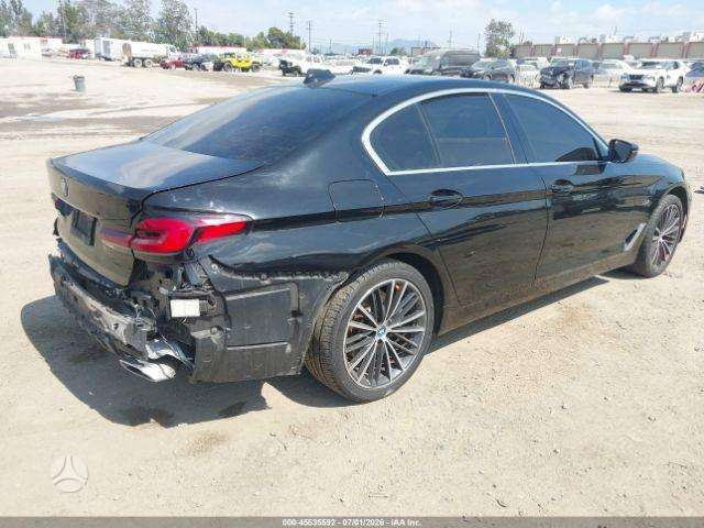 BMW 530, Седан