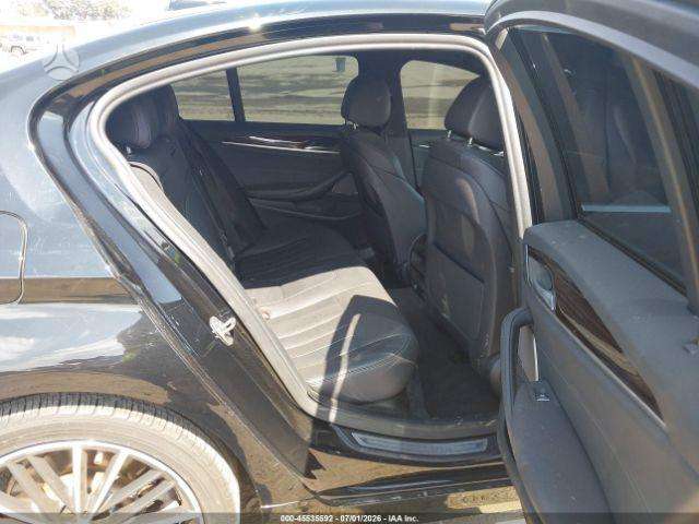 BMW 530, Седан