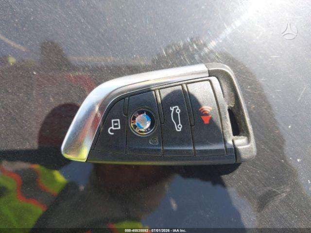 BMW 530, Седан