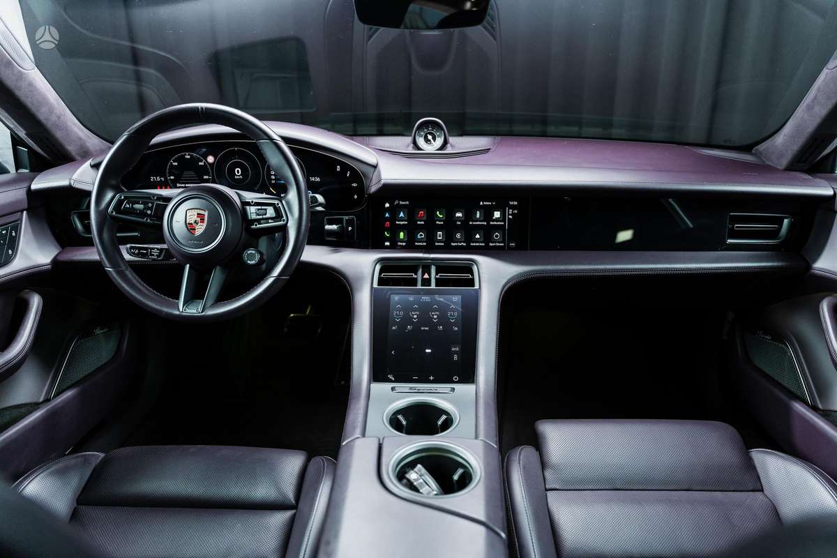 Porsche Taycan, sedanas