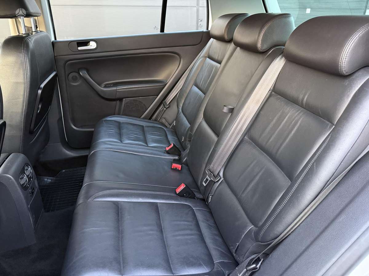 Volkswagen Golf Plus - 12