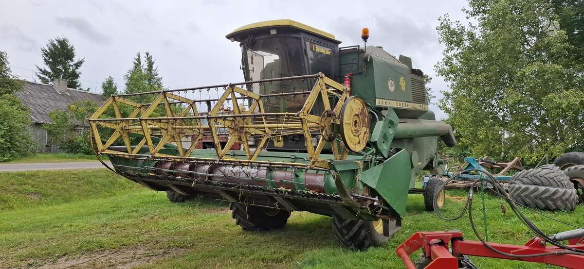 John Deere 965, kombainai