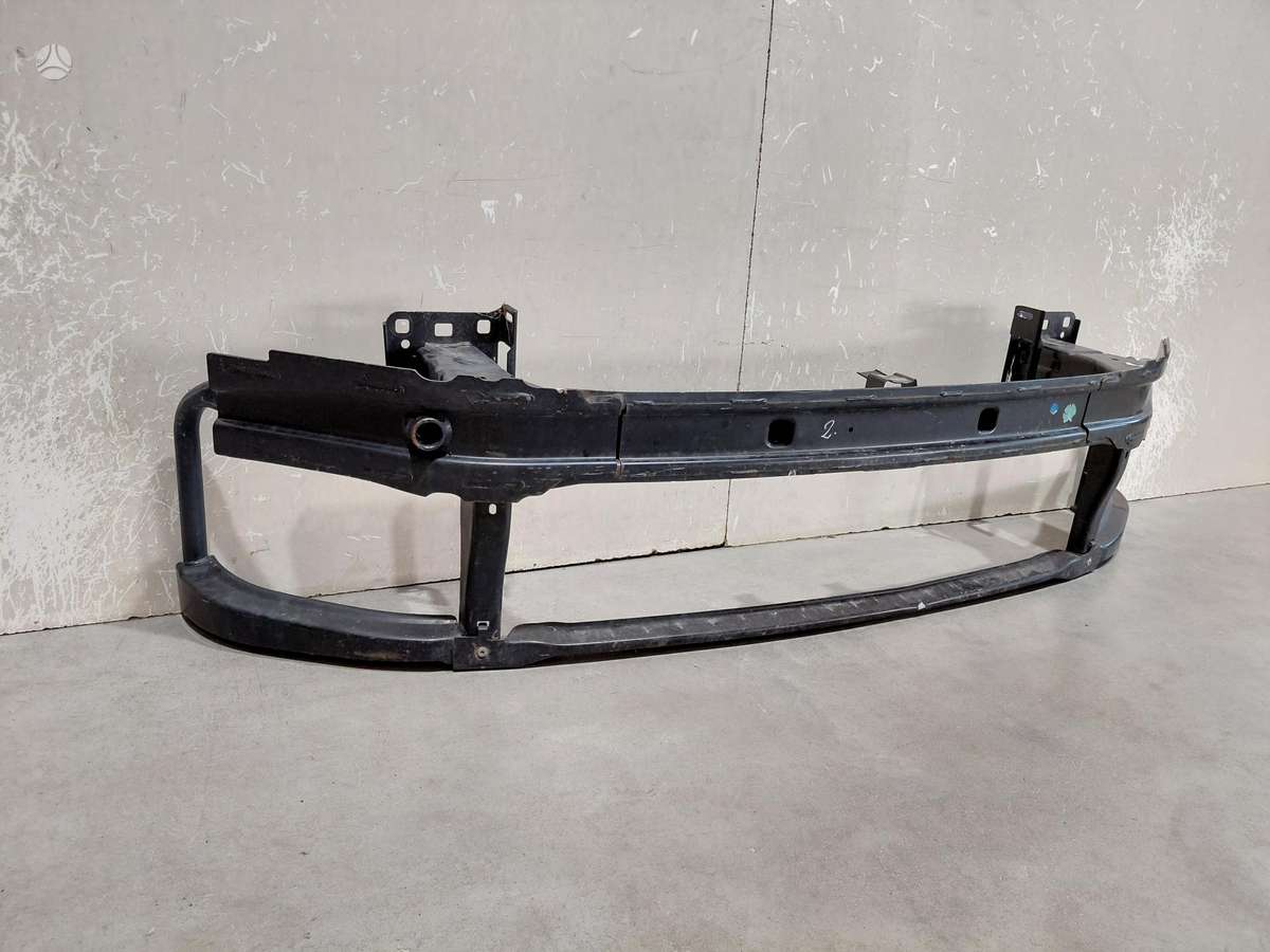 Volkswagen Passat bumper reinforcement