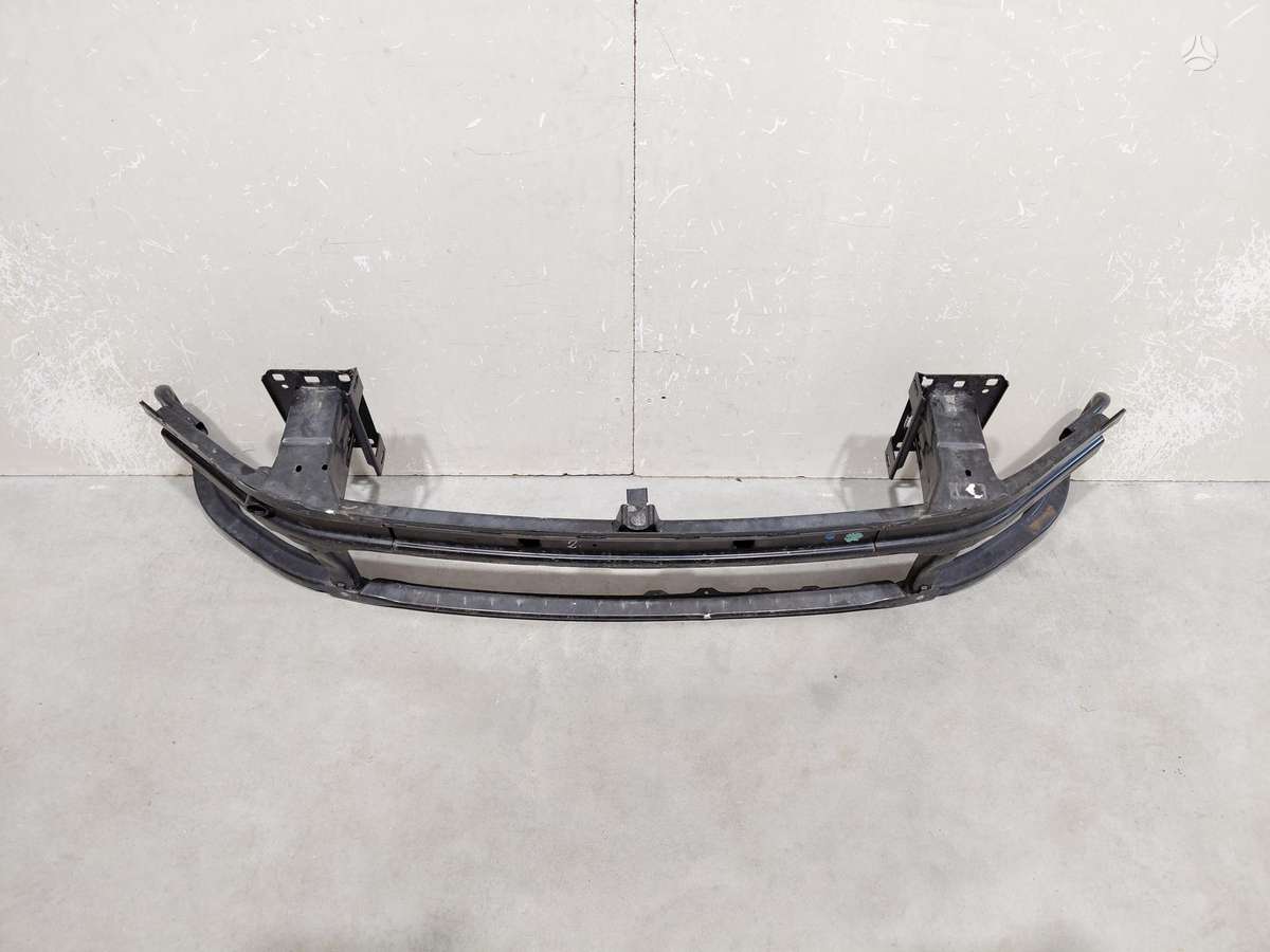 Volkswagen Passat bumper reinforcement
