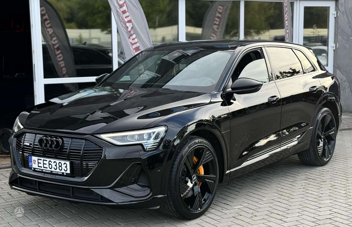 Audi e-tron, 71 kWh, off-road / crossover