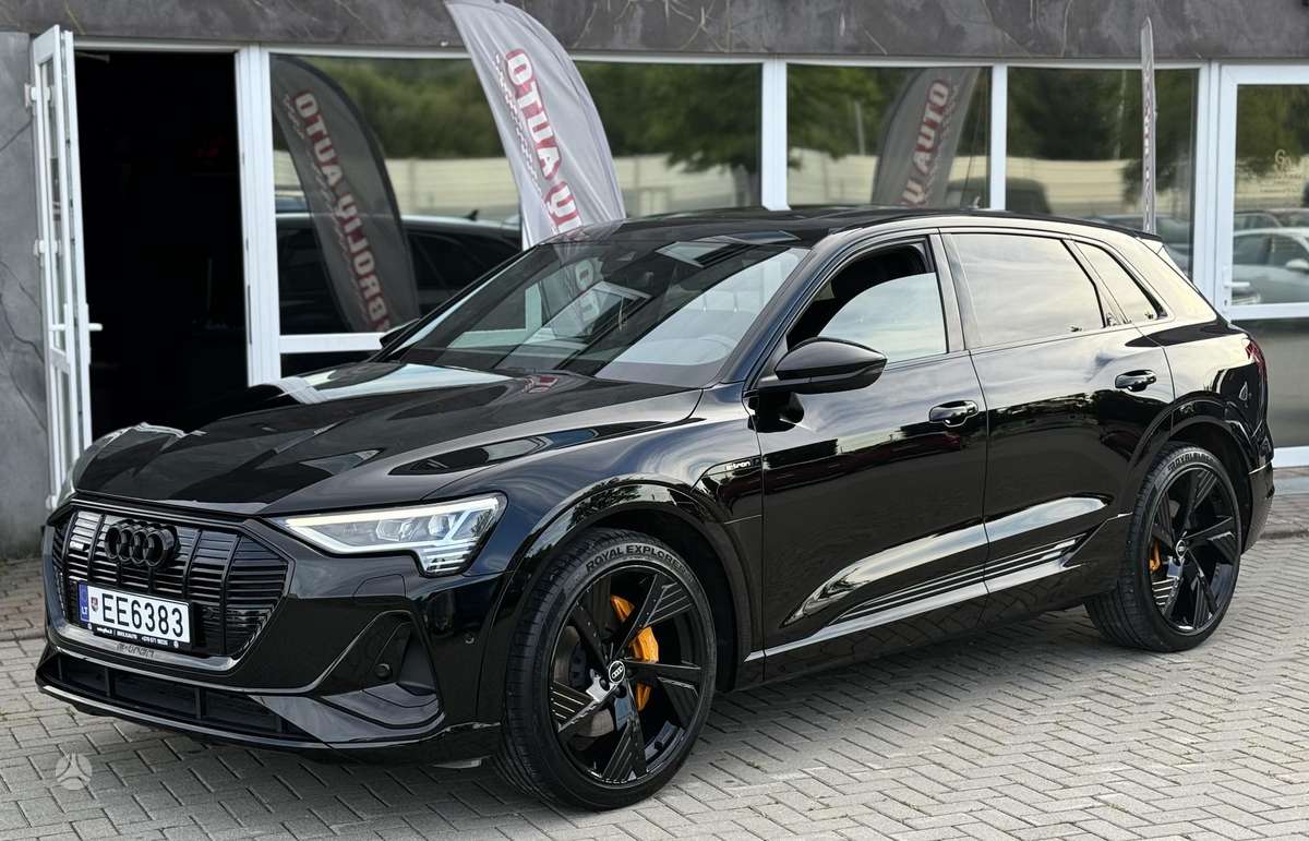 Audi e-tron, 71 kWh, off-road / crossover